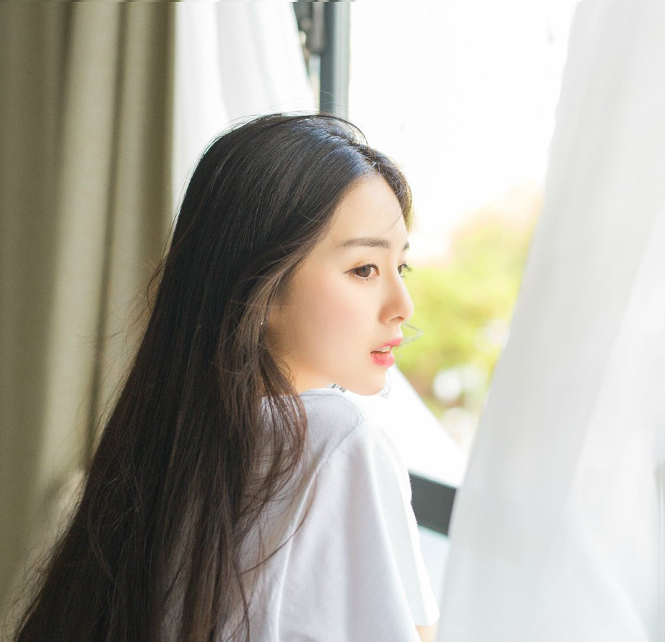 “喏！”两名战士依言将两名被俘的斥候放开。